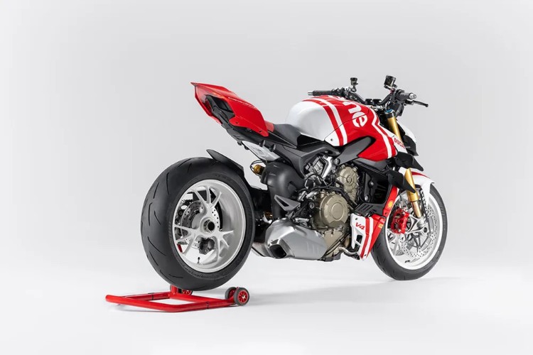 ducati-streetfighter-supreme-4