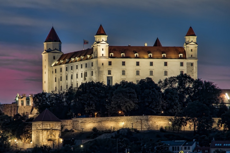 bratislava-proglasena-najboljom-destinacijom-za-povoljnu-posetu-bozicnim-bazarima-5