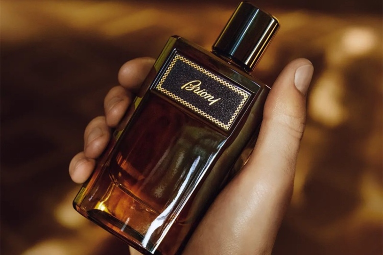 brioni-predstavlja-eau-de-parfum-suave-oda-zlatnom-satu-2